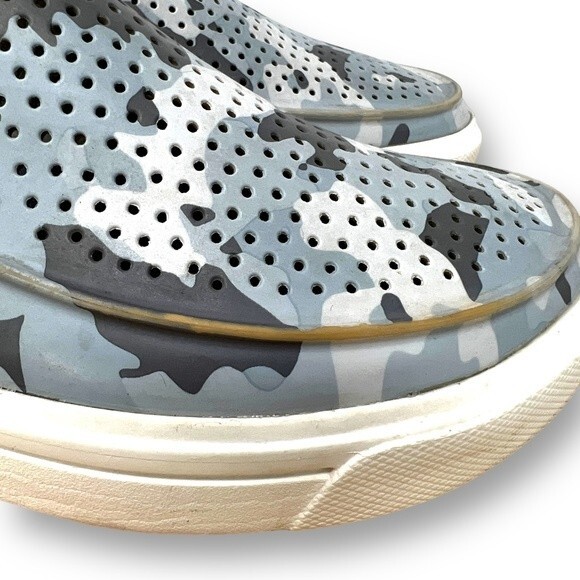 Crocs Gray Camo CitiLane Roka 2 Slip-On Sneaker Men's Sz. 7 Women's Sz. 9 - Picture 9 of 13